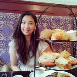 Meet your Posher, Hilary